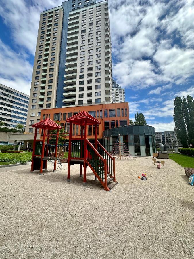Luxusny Na 21 Poschodi S Parkovanim Zadarmo Ba Apartament